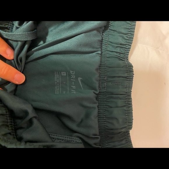Nike shorts - Picture 2 of 3